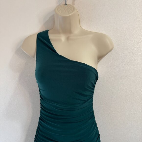 Club L London Dress 0 / XS One Shoulder Ruched Emerald Green Holiday Assymetric - Picture 3 of 9